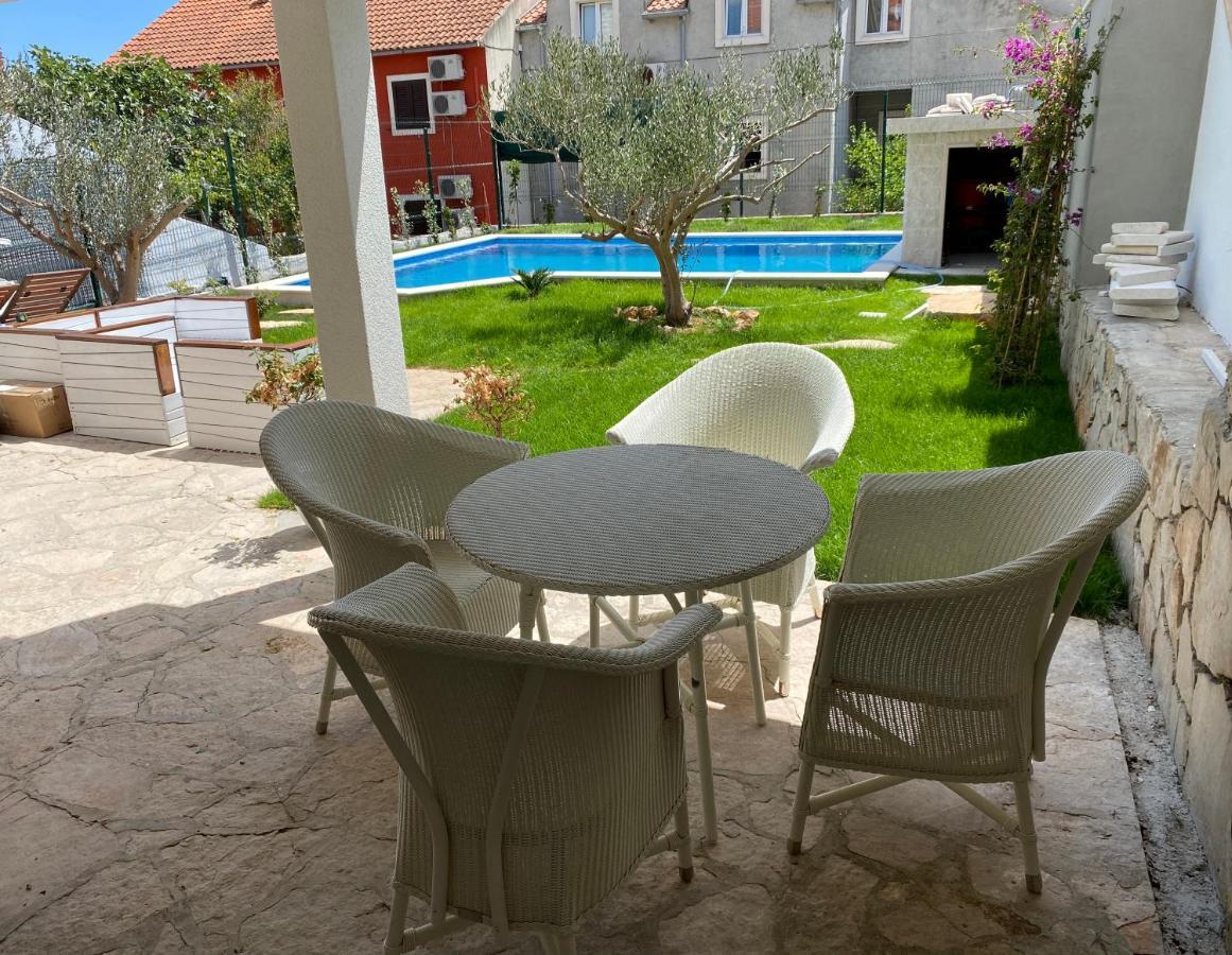 Villa Mediterra Garden & Pool Бол Екстериор снимка