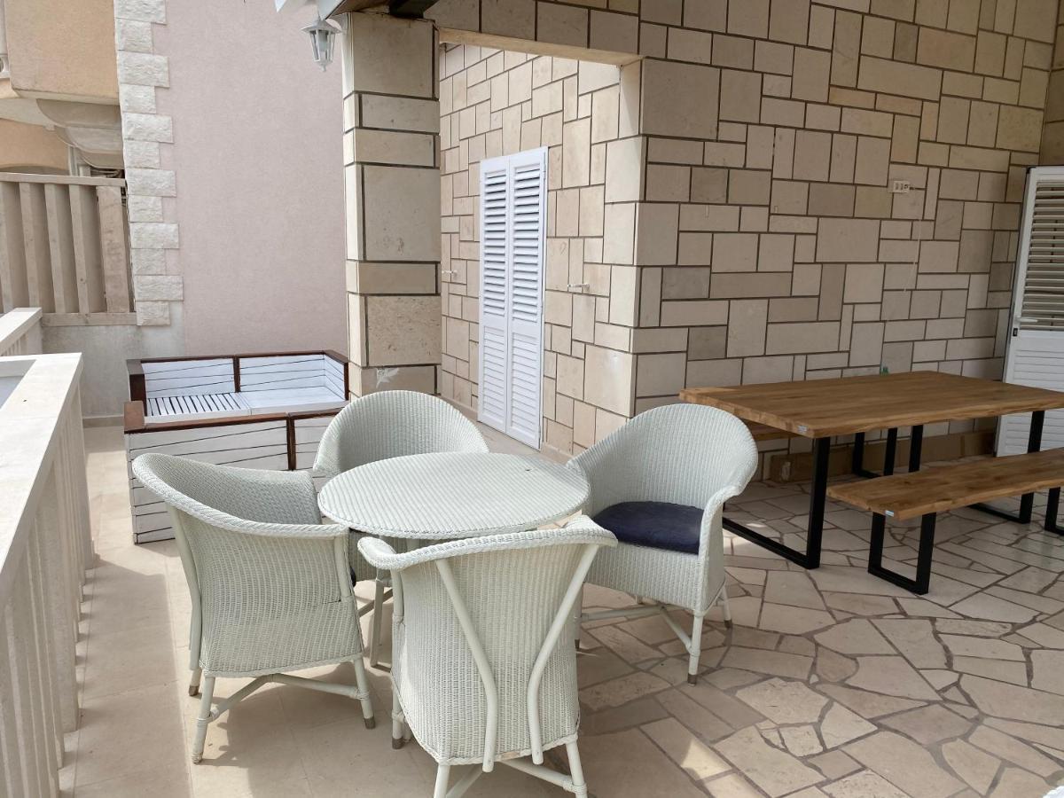 Villa Mediterra Garden & Pool Бол Екстериор снимка