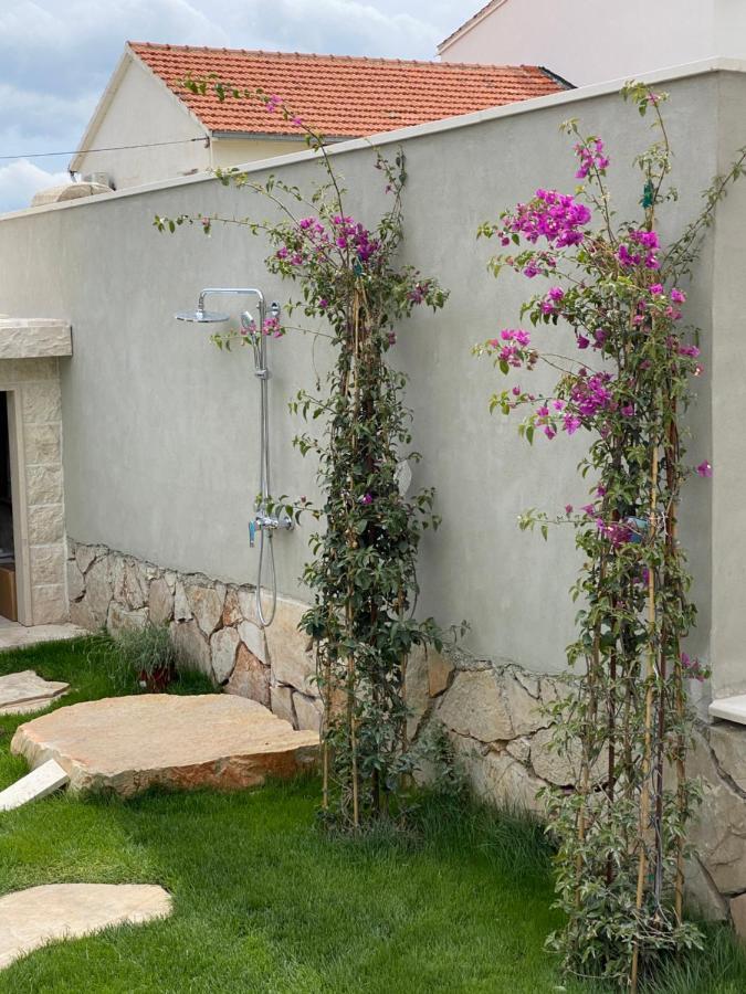 Villa Mediterra Garden & Pool Бол Екстериор снимка