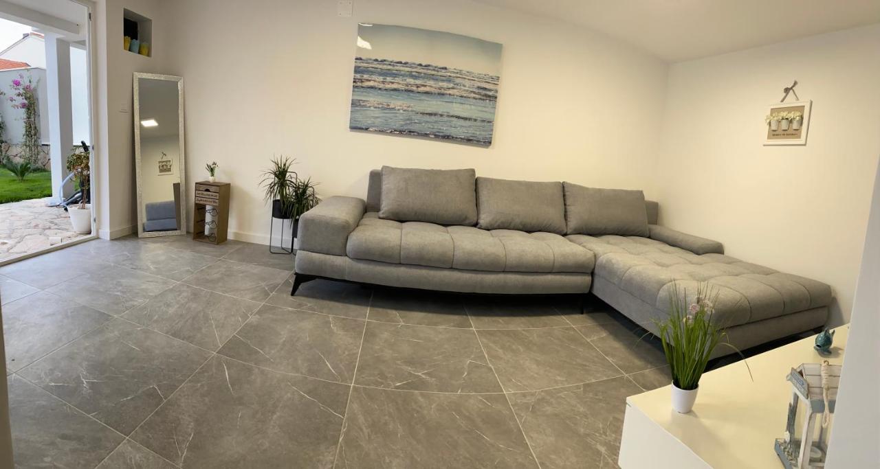 Villa Mediterra Garden & Pool Бол Екстериор снимка